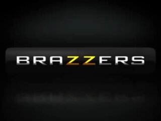 Brazzers - groot tieten bij school- - lik mij in de locker kamer scène starring keisha grijs en johnny si