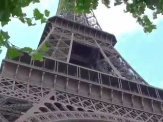 Eiffel tower extreem publiek xxx klem trio in parijs frankrijk